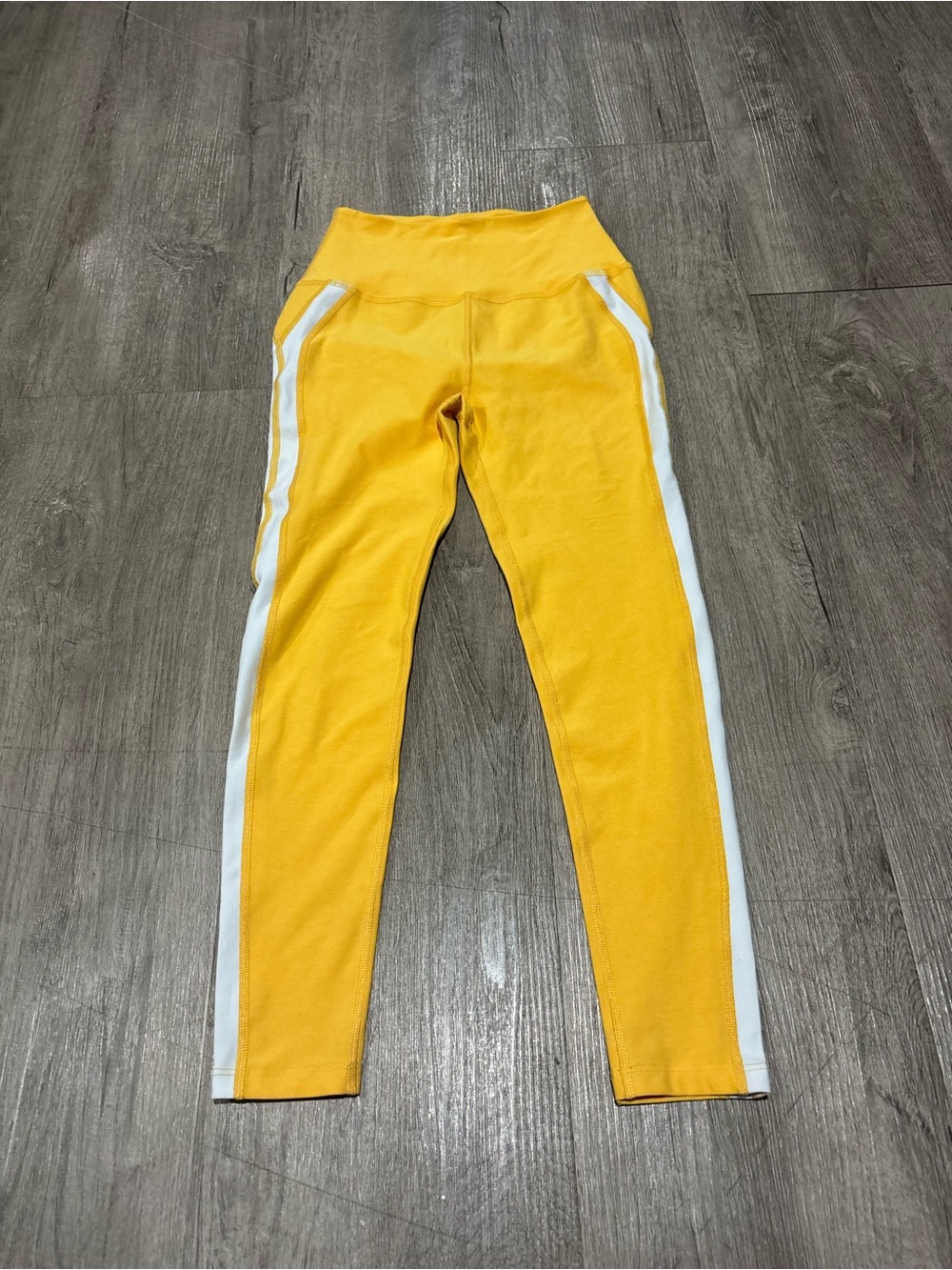 Beyond Yoga SPACEDYE TOP LINE MIDI LEGGING IN SUNFLOWER HEATHER - Picture 3 of 5